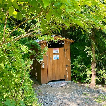 So Damn Lucky Glamping Hotel ยูคลูเลต ภายนอก รูปภาพ