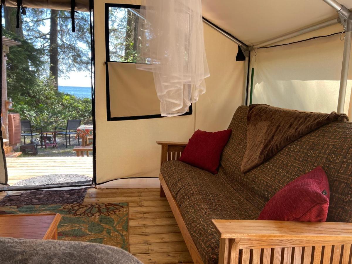 So Damn Lucky Glamping Hotel ยูคลูเลต ภายนอก รูปภาพ