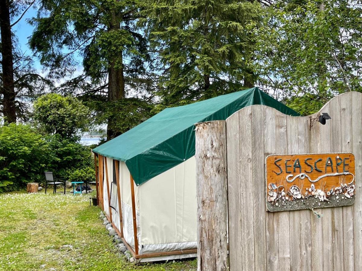 So Damn Lucky Glamping Hotel ยูคลูเลต ภายนอก รูปภาพ