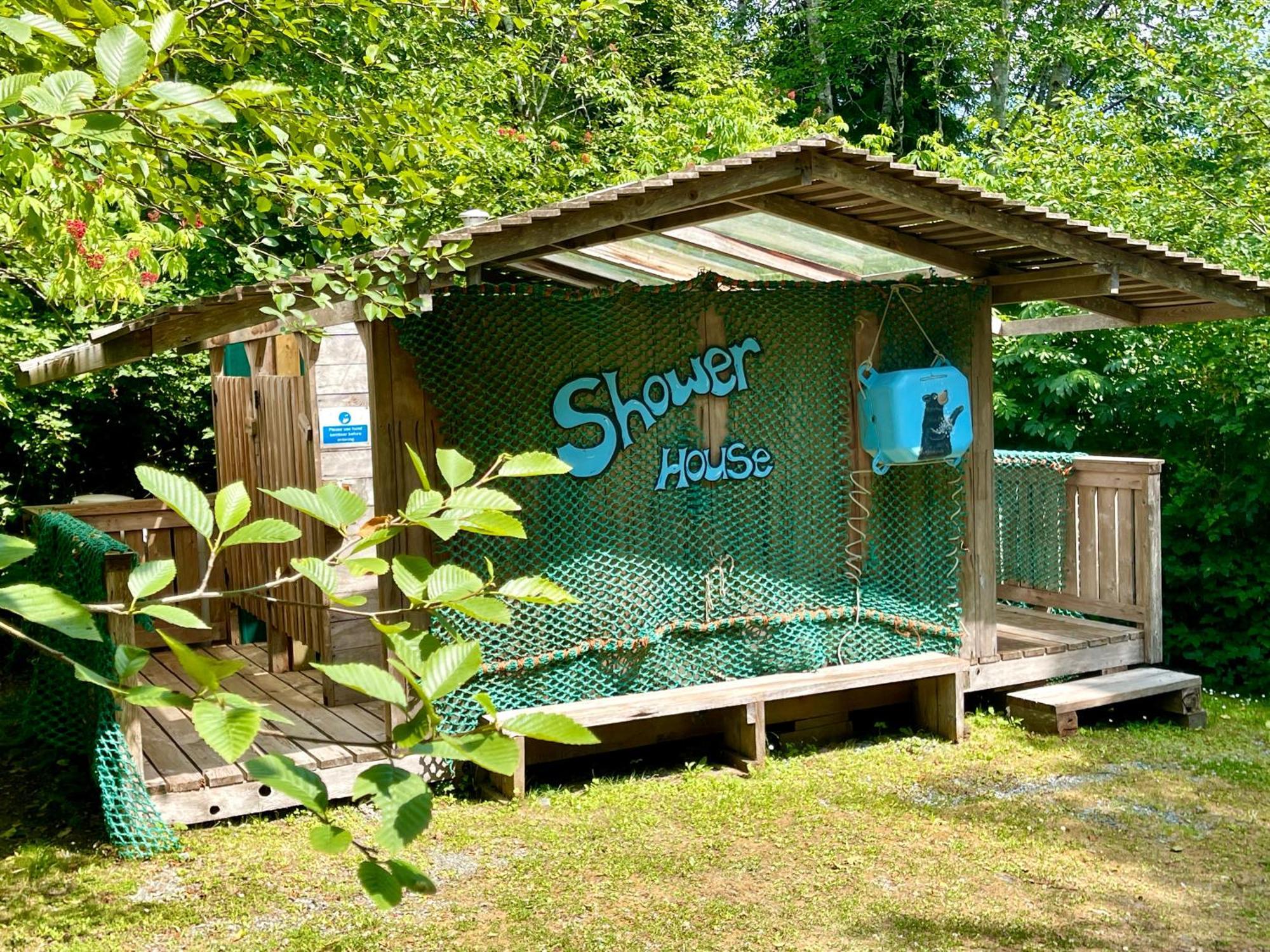 So Damn Lucky Glamping Hotel ยูคลูเลต ภายนอก รูปภาพ