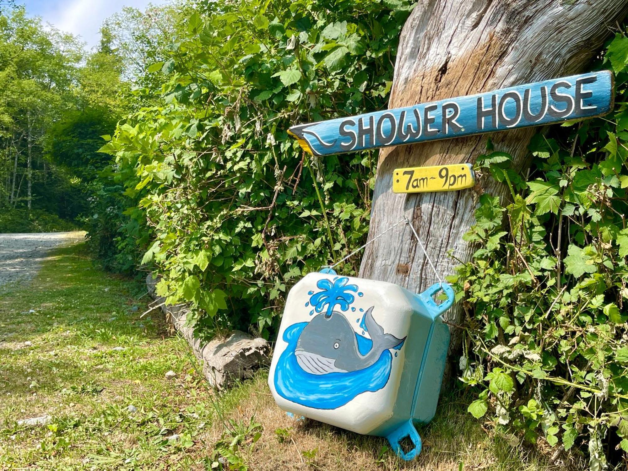 So Damn Lucky Glamping Hotel ยูคลูเลต ภายนอก รูปภาพ